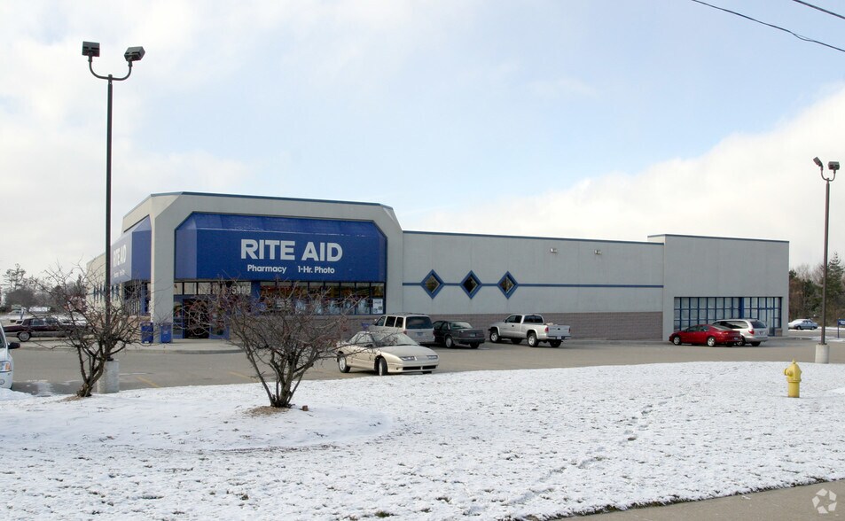 5995 Kalamazoo Ave SE, Kentwood, MI à vendre - Photo du bâtiment - Image 2 de 9