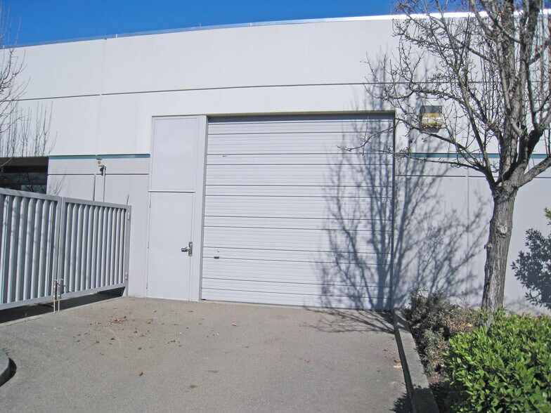 5570 Skylane Blvd, Santa Rosa, CA à louer - Photo du bâtiment - Image 2 de 18
