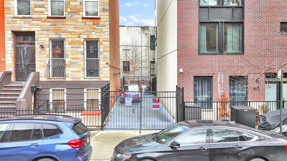 63 Irving Pl, Brooklyn, NY à vendre - Photo du bâtiment - Image 2 de 16