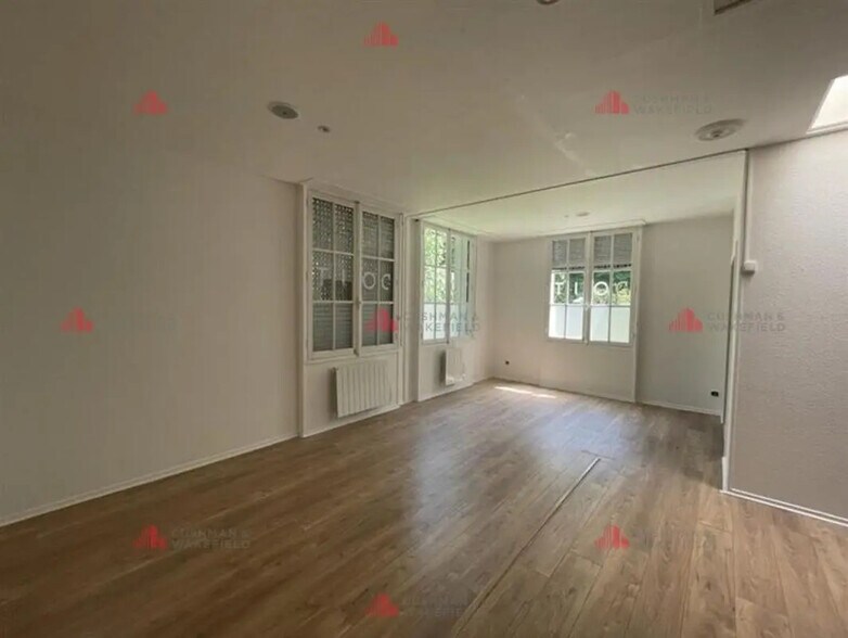 Office in Dijon for lease - Interior Photo - Image 2 of 4