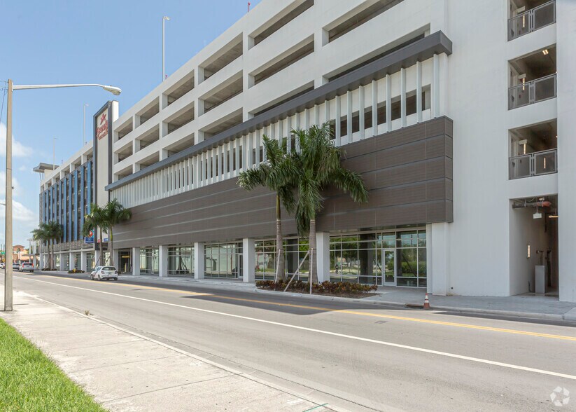 4-100 S Krome Ave, Homestead, FL à louer - Photo du bâtiment - Image 2 de 5