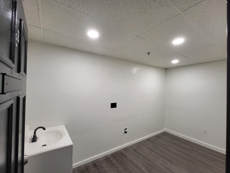 1320 SE Federal Hwy, Stuart, FL à louer - Photo du bâtiment - Image 2 de 18