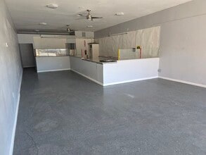 31705-31731 Riverside Dr, Lake Elsinore, CA for lease Interior Photo- Image 2 of 6