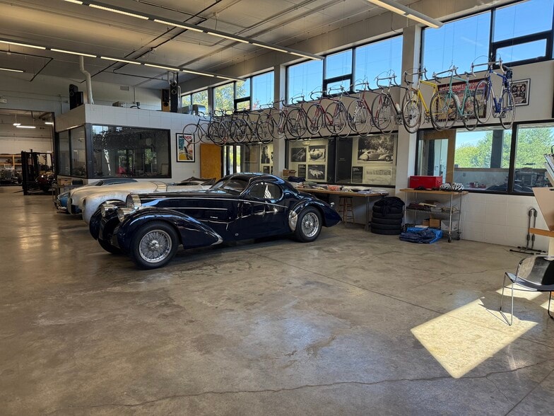 19235 84th St, Bristol, WI for sale - Interior Photo - Image 2 of 6