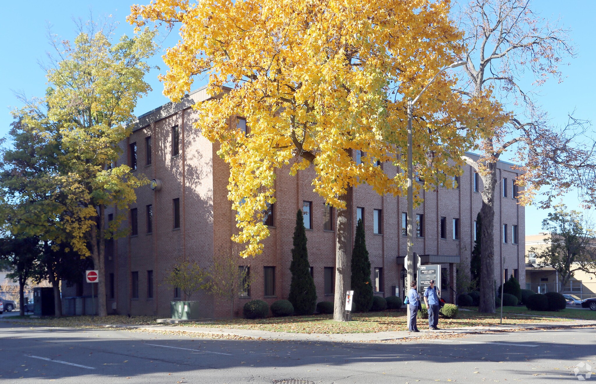 4701 St Clair Ave, Niagara Falls, ON for sale Primary Photo- Image 1 of 1