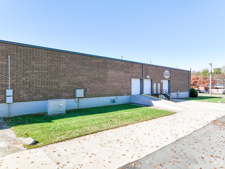 4101 Revolution Park Dr, Charlotte, NC for lease - Building Photo - Image 3 of 11
