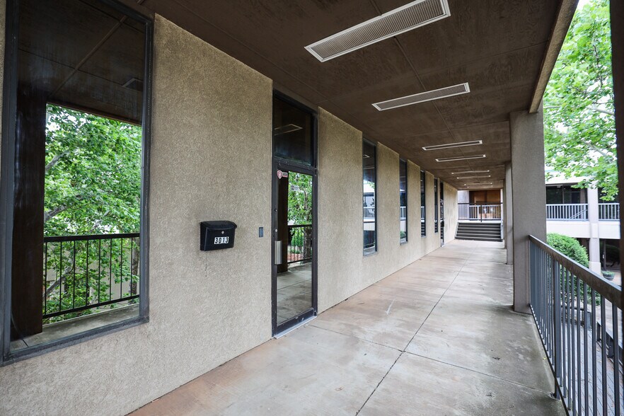 3013 NW 63rd St, Oklahoma City, OK for lease - Building Photo - Image 2 of 10