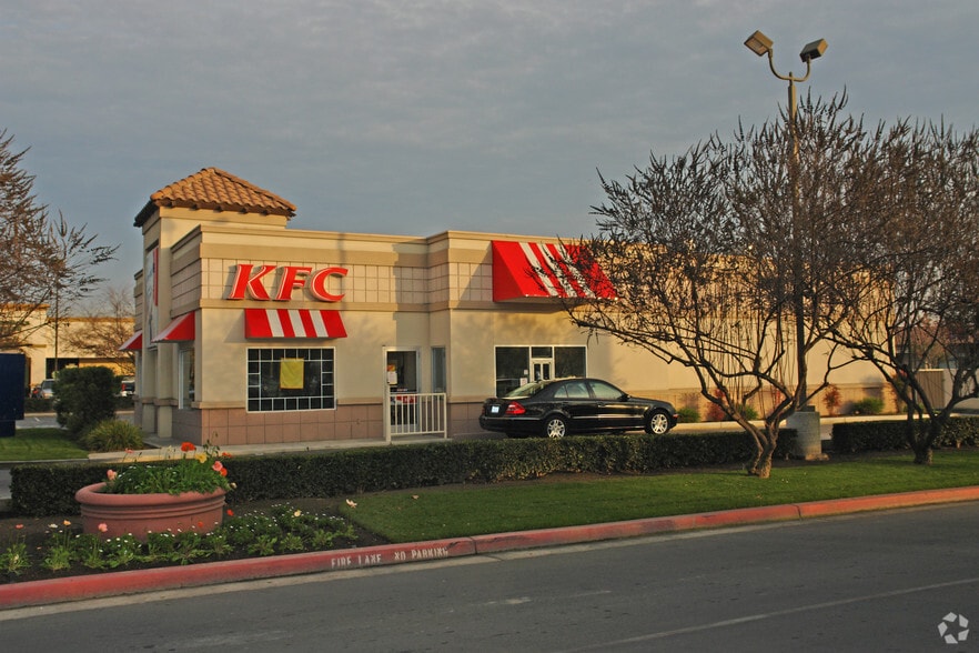 5143 W Walnut Ave, Visalia, CA for sale - Building Photo - Image 2 of 3