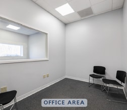 153 S Main St, Newtown, CT à louer Photo intérieure- Image 2 de 4