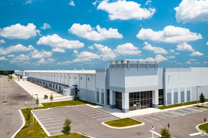 5300 Allen K Breed Hwy, Lakeland, FL à louer - Photo du bâtiment - Image 2 de 30