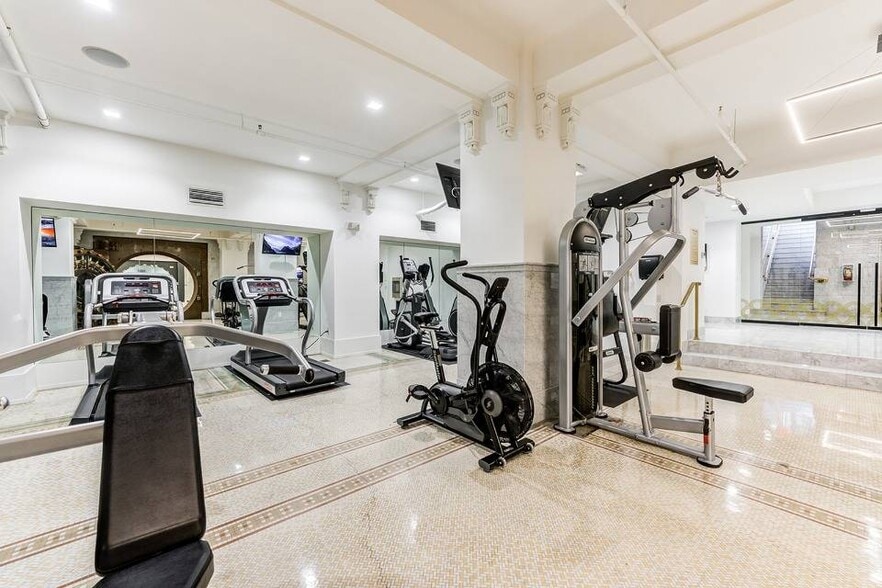 1007 5th Ave, San Diego, CA à louer - Photo du bâtiment - Image 3 de 92