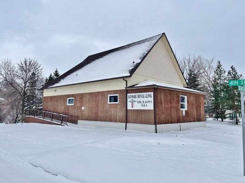 316 1st Ave NE, Kenmare, ND à vendre - Photo du bâtiment - Image 2 de 25