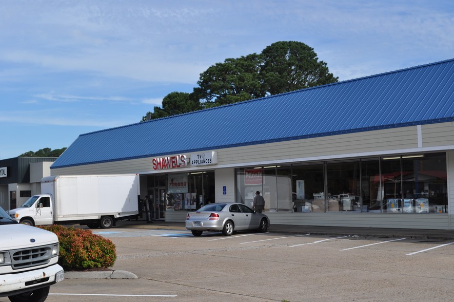 9600-9720 Warwick Blvd, Newport News, VA for lease - Building Photo - Image 2 of 14