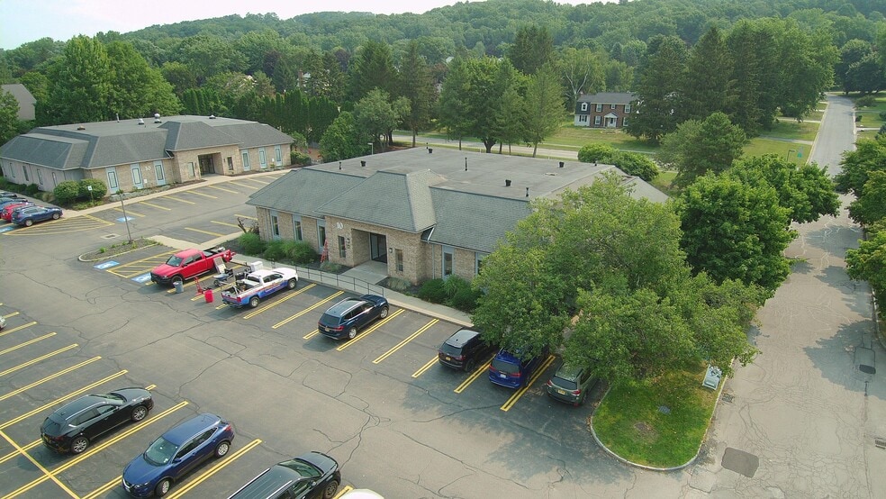 101 Sully's Trail, Pittsford, NY for lease - Building Photo - Image 2 of 4