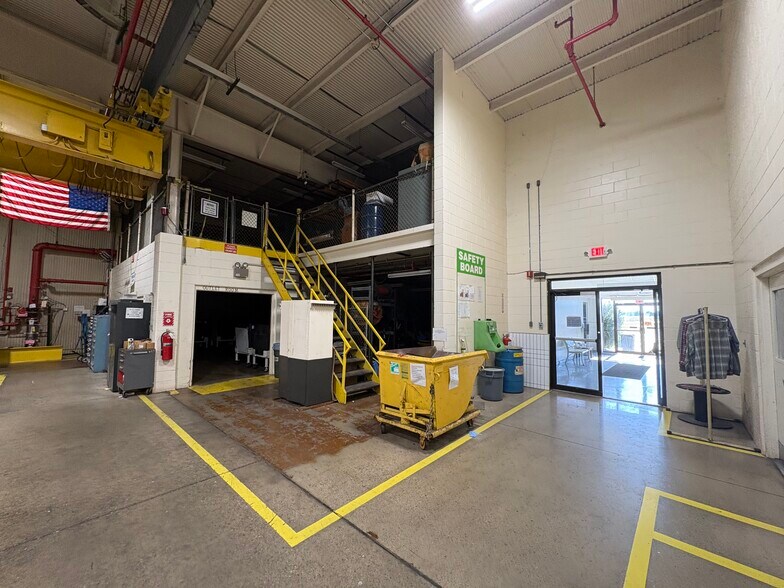 101 E Industrial Blvd, Logansport, IN à vendre - Photo du bâtiment - Image 3 de 36