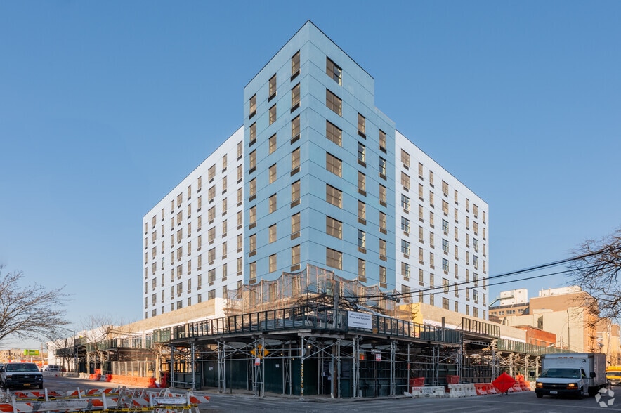 1039 Washington Ave, Bronx, NY for lease - Building Photo - Image 2 of 18