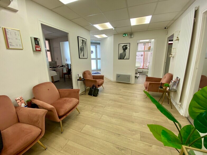 16 Rue Emile Landrin, Paris à louer - Photo du bâtiment - Image 2 de 6