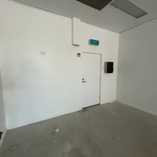 696 New Cleveland Rd, Gumdale for lease Interior Photo- Image 2 of 5