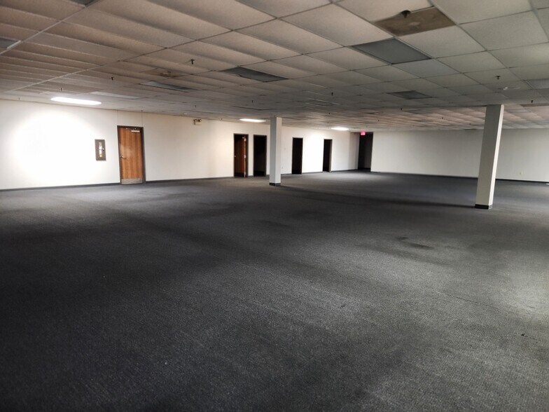 5557 Nashville Rd, Bowling Green, KY à louer - Photo intérieure - Image 2 de 18