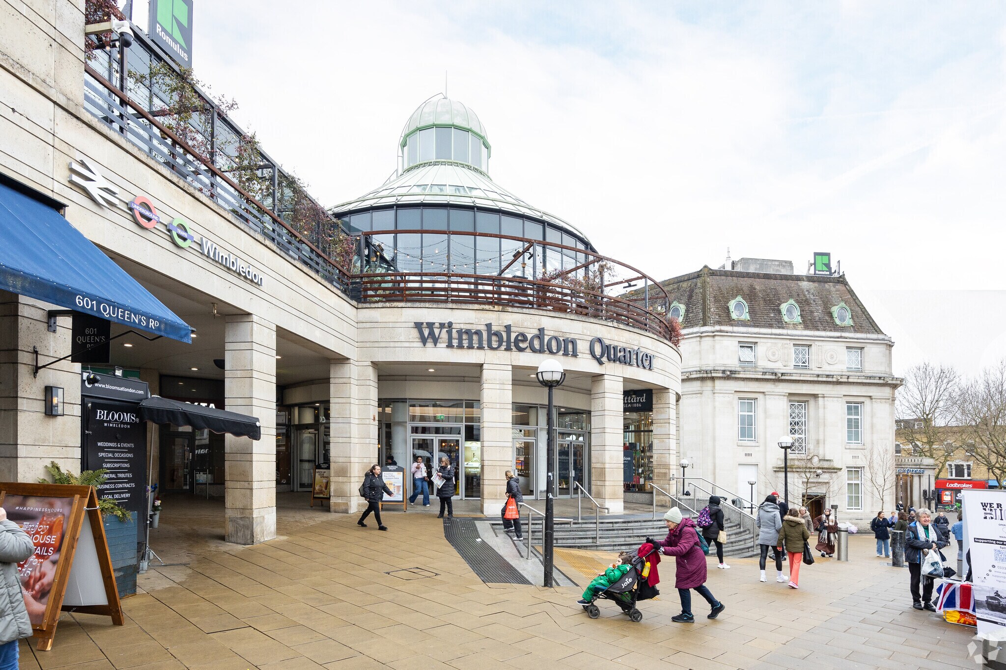 8 Queens Rd, Londres à louer Photo principale- Image 1 de 4