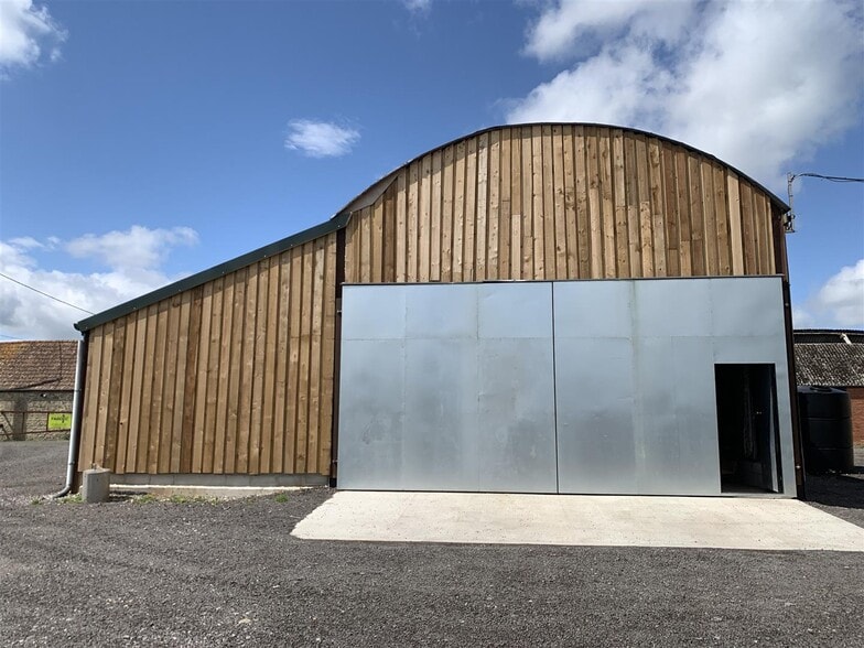 Bowden Rd, Henstridge à louer - Photo du bâtiment - Image 1 de 4