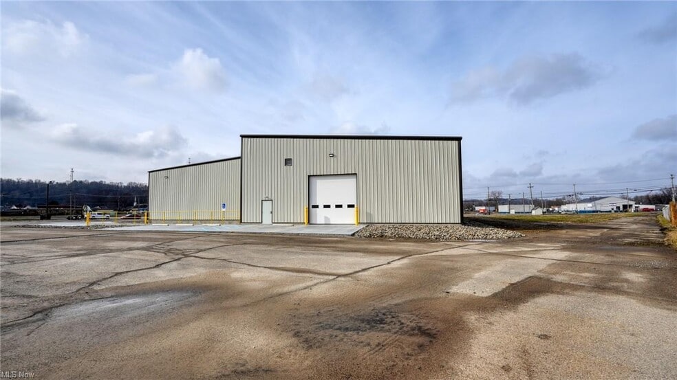 703 Woodlawn Ave, Cambridge, OH for lease - Primary Photo - Image 1 of 13