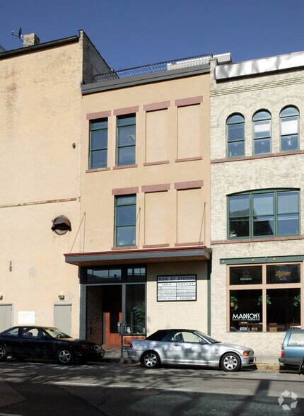 106 E Doty St, Madison, WI à louer - Photo du bâtiment - Image 2 de 20