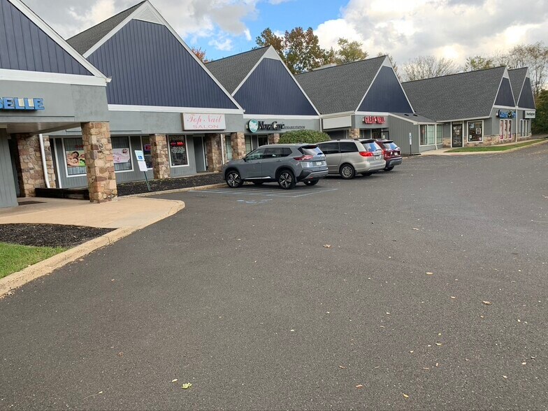 807 N Easton Rd, Doylestown, PA for sale - Building Photo - Image 2 of 12