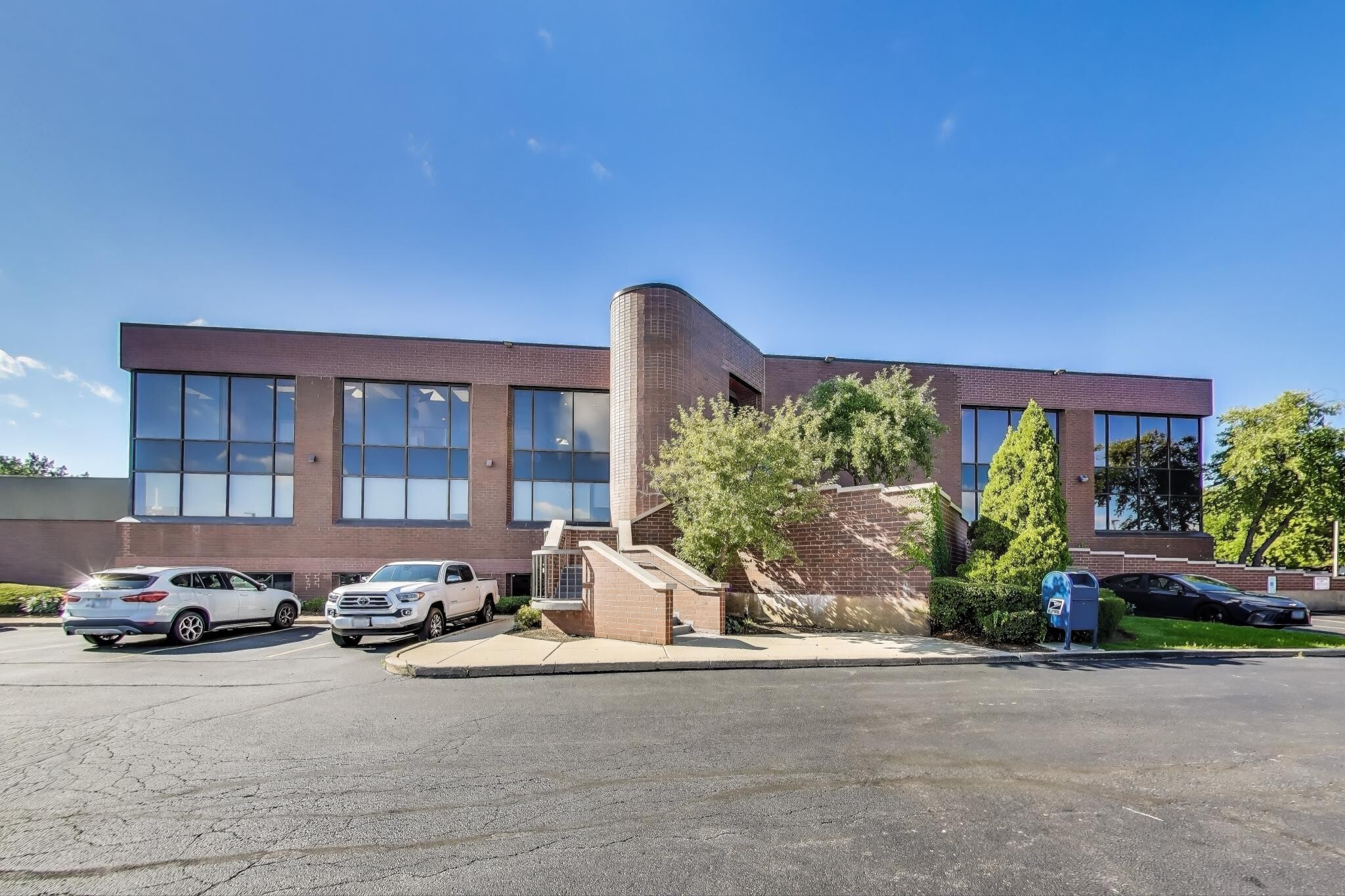 1845 E Rand Rd, Arlington Heights, IL for lease Interior Photo- Image 1 of 9