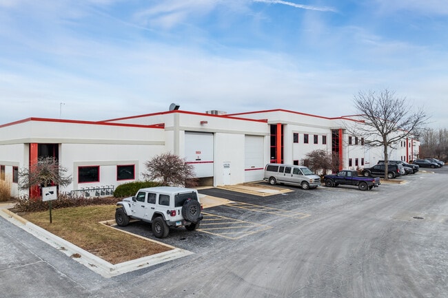 More details for 11956-11980 Oak Creek Pky, Huntley, IL - Industrial for Lease