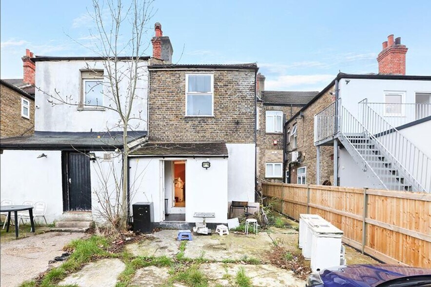 54 Central Rd, Worcester Park à vendre - Photo du bâtiment - Image 3 de 6