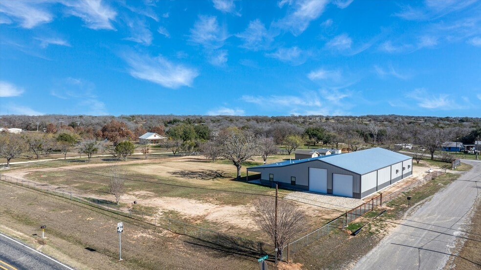 7703 Prairie Creek Ln, Tolar, TX for sale - Building Photo - Image 2 of 45
