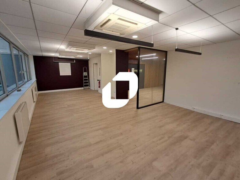 18 Rue Kleber, Courbevoie for lease - Interior Photo - Image 3 of 23