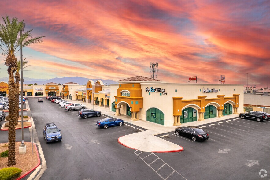 7208-7290 W Lake Mead Blvd, Las Vegas, NV à louer - Photo du bâtiment - Image 2 de 9
