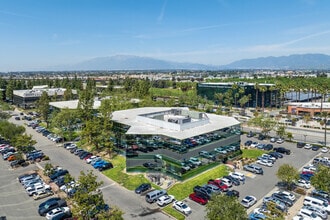225 W Hospitality Ln, San Bernardino, CA - AÉRIEN Vue de la carte - Image1
