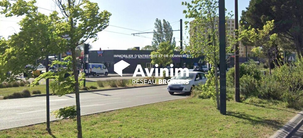 Retail in Avignon for lease - Building Photo - Image 3 of 5