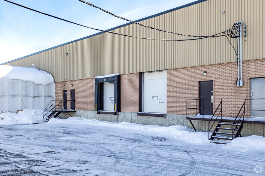 1913-1959 Rue Le Chatelier, Laval, QC à louer - Photo du bâtiment - Image 2 de 4