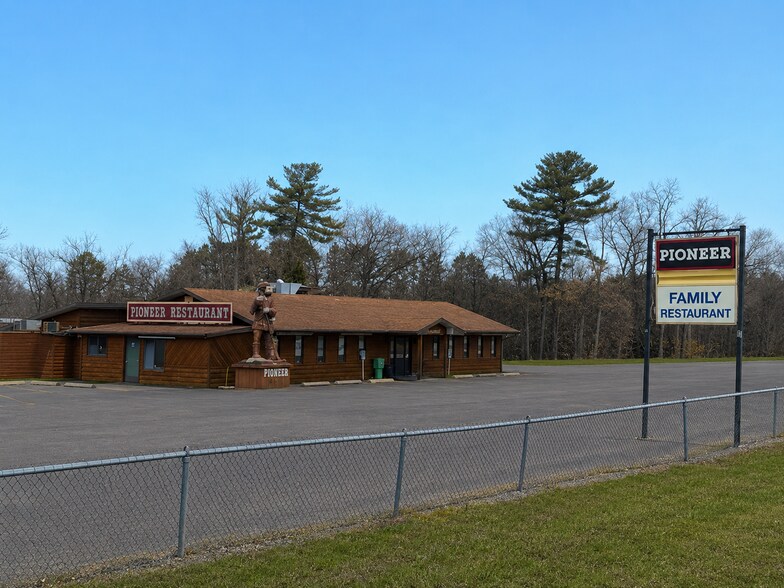244 N Pioneer Park Rd, Westfield, WI à louer - Photo principale - Image 1 de 24