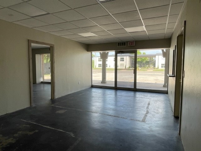 2811 Dorchester Dr, Oklahoma City, OK for lease - Interior Photo - Image 2 of 9