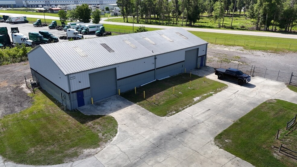 8420 Epicenter Blvd, Lakeland, FL à louer - Photo du bâtiment - Image 2 de 16