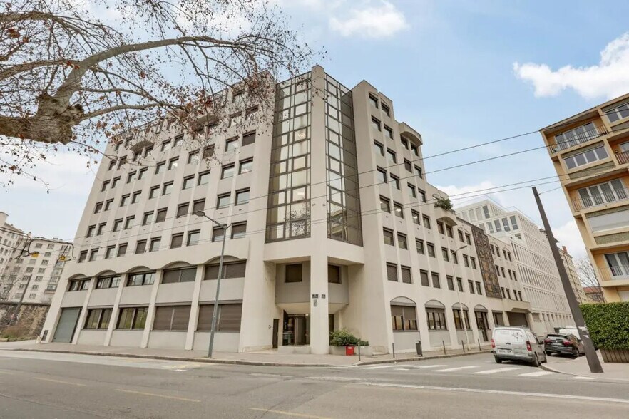 13 Rue Des Emeraudes, Lyon for sale - Building Photo - Image 1 of 10