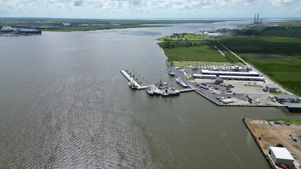 6500 1st Ave, Sabine Pass, TX à vendre - Photo du bâtiment - Image 3 de 4
