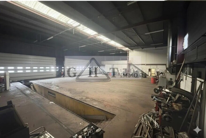 Office in Villeneuve-la-Garenne for lease - Interior Photo - Image 3 of 3