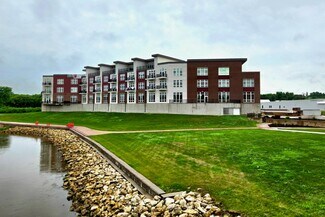 Plus de détails pour 120 Twin Steeples Cir NE, Dyersville, IA - Commerce de détail à louer