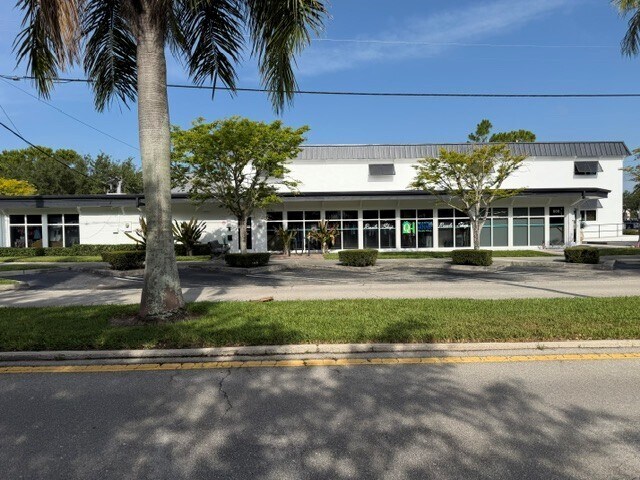 800 W Indiantown Rd, Jupiter, FL à louer - Photo du bâtiment - Image 2 de 9