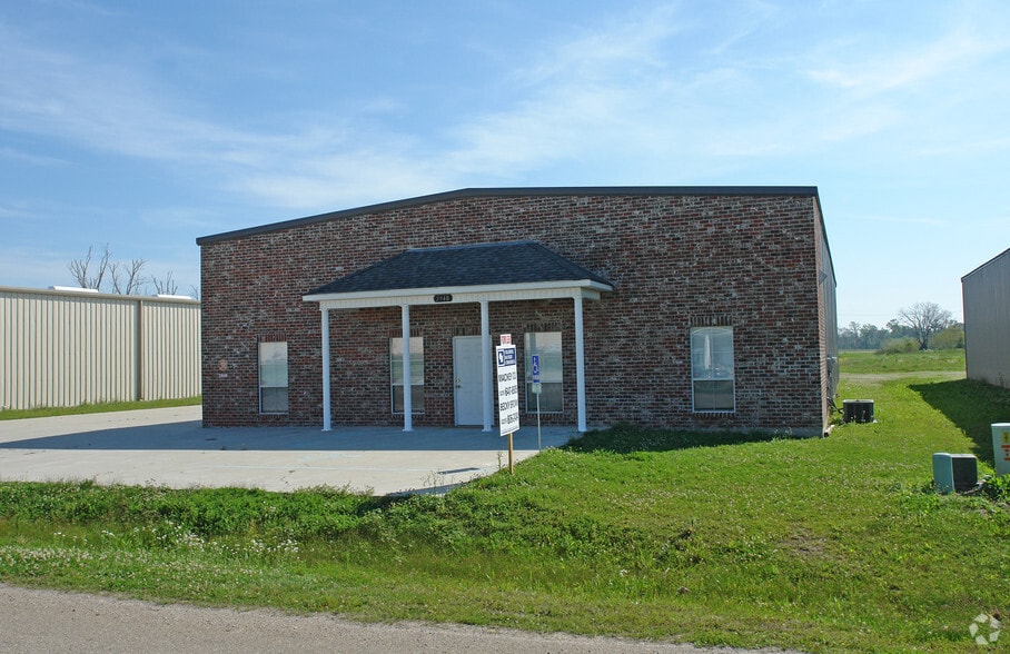 2940 S Ruby St, Gonzales, LA à louer - Photo du bâtiment - Image 3 de 3