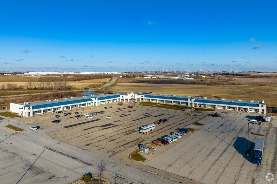 420-482 Wylie Dr, Normal, IL à vendre - Aérien - Image 2 de 9