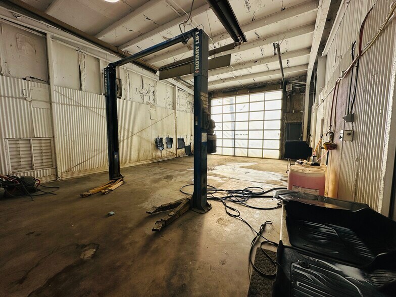 12615 100 St, Grande Prairie, AB for lease - Building Photo - Image 3 of 9