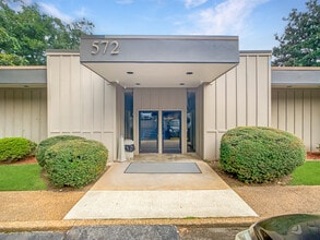 574 Azalea Rd, Mobile, AL à louer Photo intérieure- Image 1 de 9
