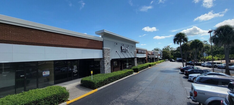 3205-3223 Tampa Rd, Palm Harbor, FL à louer - Photo du bâtiment - Image 2 de 7